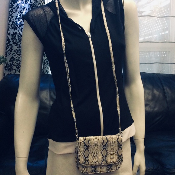 NWOT H&M faux snakeskin mini neck/crossbody bag - Picture 1 of 11